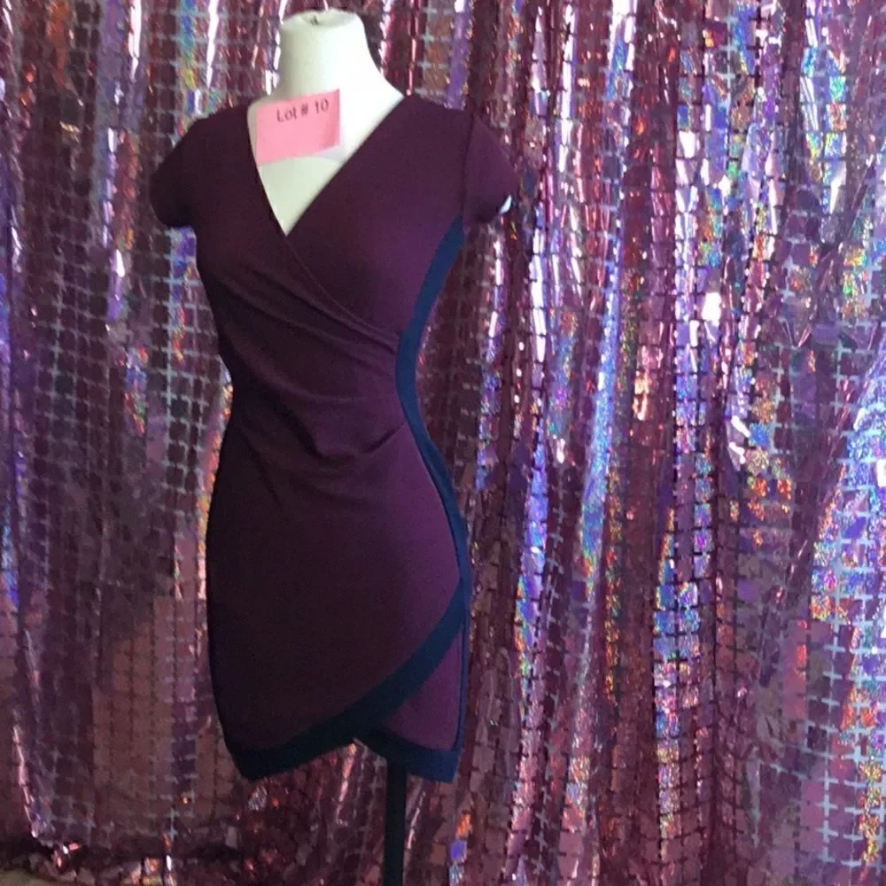 Short sleeved dress in 2 tone burgundy & black in small by ALMOST FAMOUS